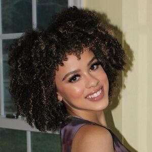 Meet your Posher, Talia